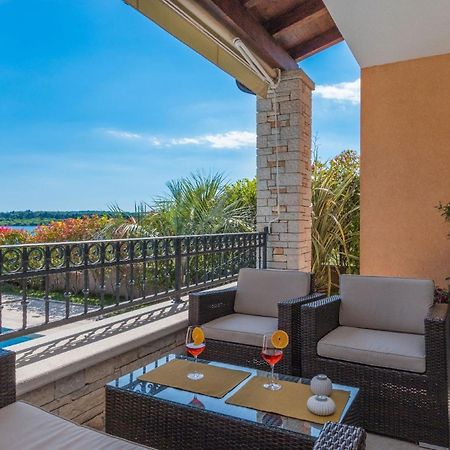 Ferienhaus In Pomer Mit Privatem Beheizten Pool Und Meerblick Ngoại thất bức ảnh