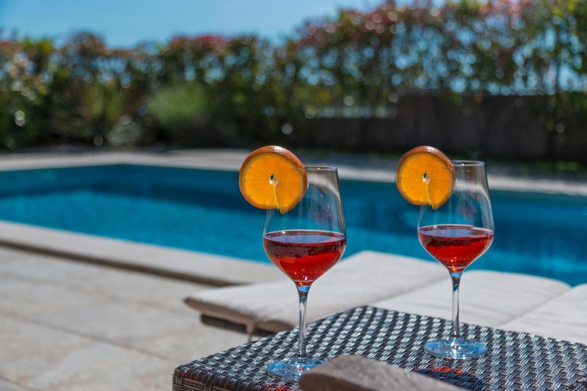 Ferienhaus In Pomer Mit Privatem Beheizten Pool Und Meerblick Ngoại thất bức ảnh